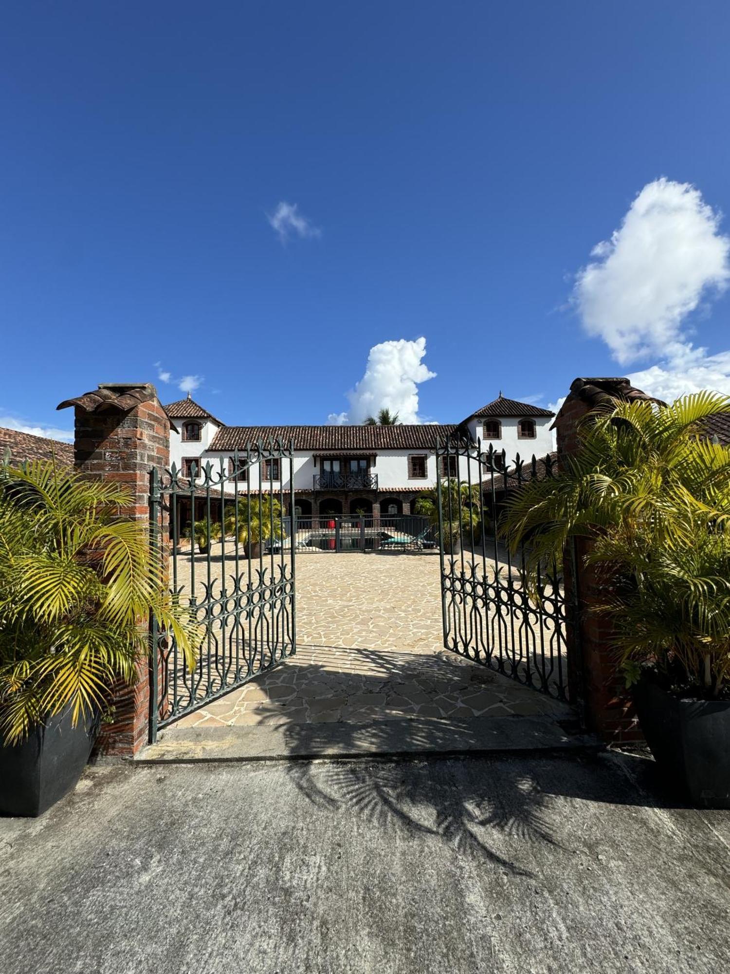 Domaine Du Chateau Les Trois-Ilets Exteriör bild
